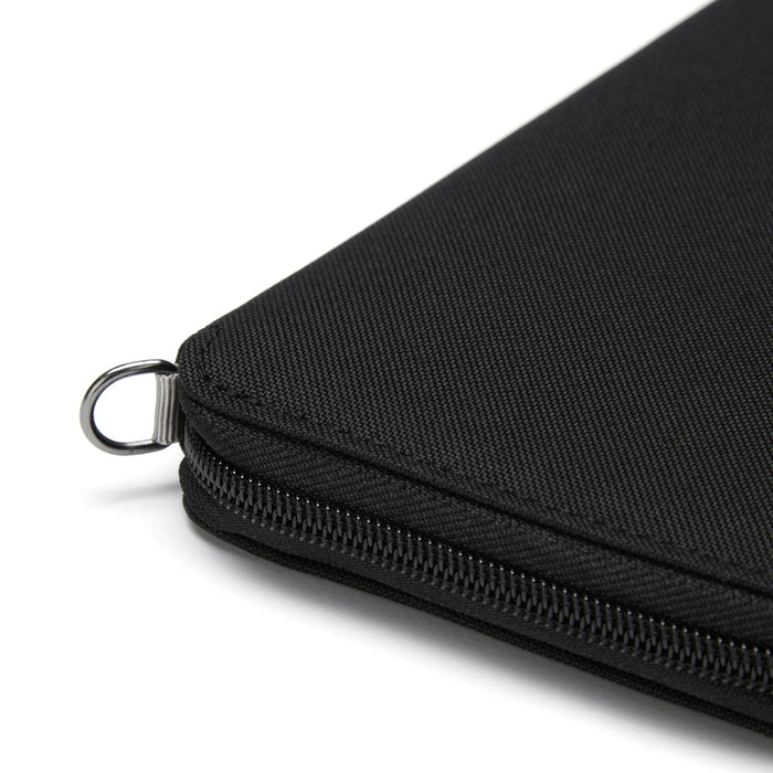 Pacsafe RFIDsafe RFID blocking travel wallet