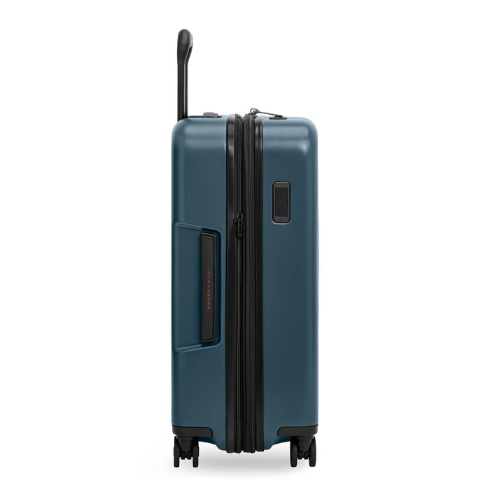 Essential 22“ Hardside Carry-On Expandable Spinner