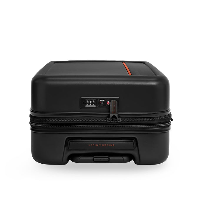 Essential 22“ Hardside Carry-On Expandable Spinner