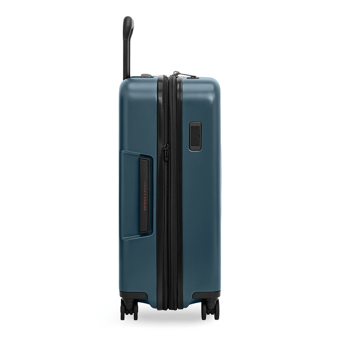 Essential 22“ Hardside Carry-On Expandable Spinner
